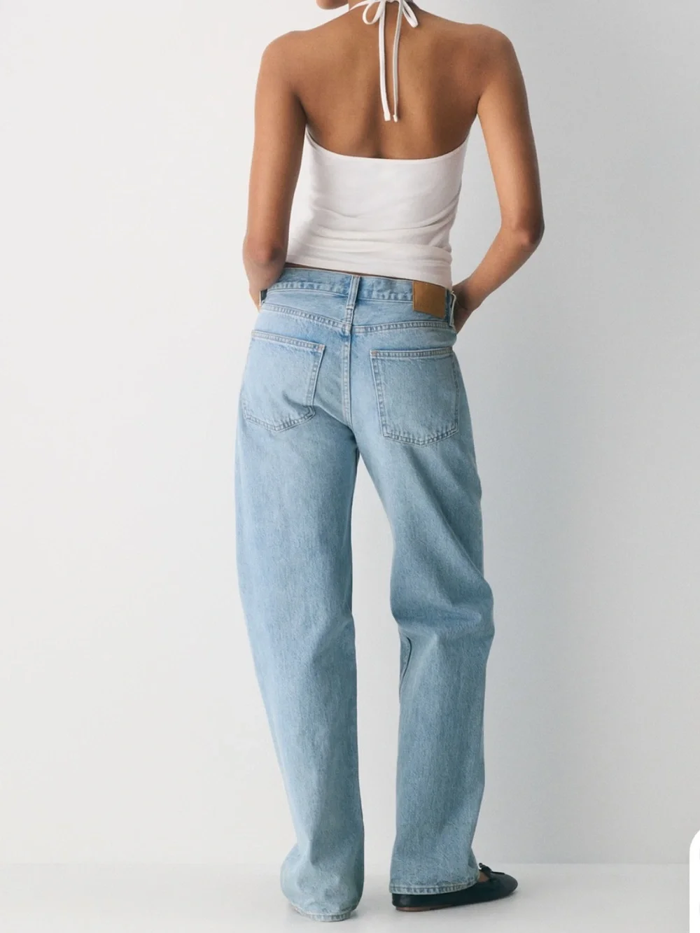 Aritzia sleek white